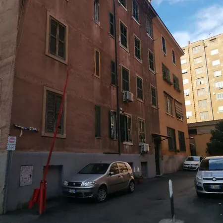 Torpignathouse * Rome